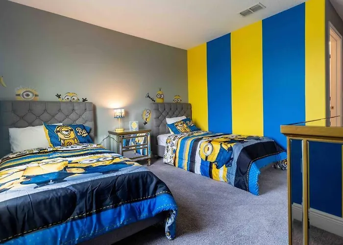 Spacious 6Bdrm Villa Near All The Attractions!!