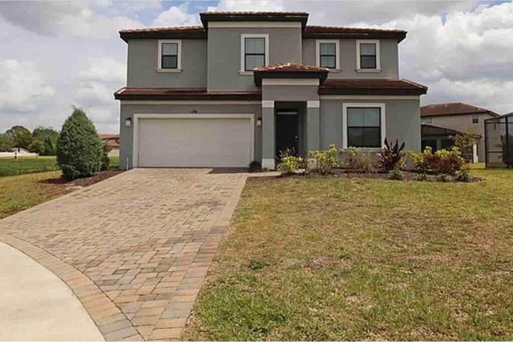 Spacious 6bdrm Near The Attractions!! Villa *