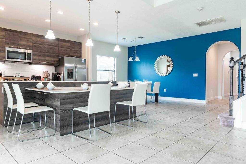 Villa Spacious 6bdrm Near The Attractions!!