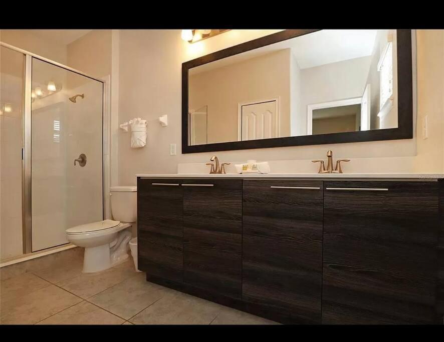 Spacious 6bdrm Near The Attractions!! Haines City
