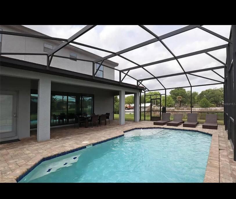 Villa Spacious 6bdrm Near The Attractions!! *